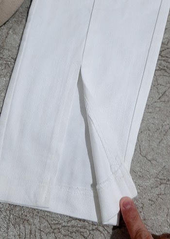 Beyaz Piliseli Kadın Kumaş Pantolon - Görsel 3