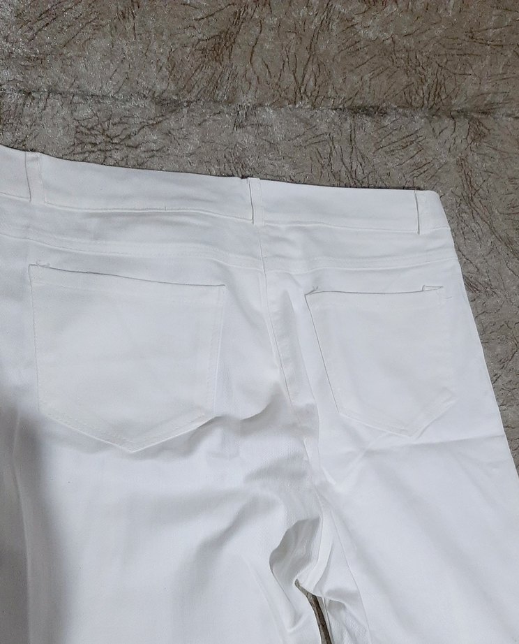 Beyaz Piliseli Kadın Kumaş Pantolon - Görsel 4