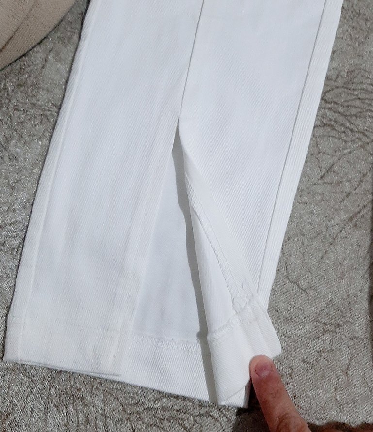 Beyaz Piliseli Kadın Kumaş Pantolon - Görsel 3