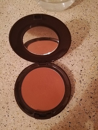 african erde bronzer