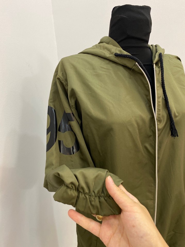 Kadın Haki Parlak Midi Yağmurluk - Görsel 5