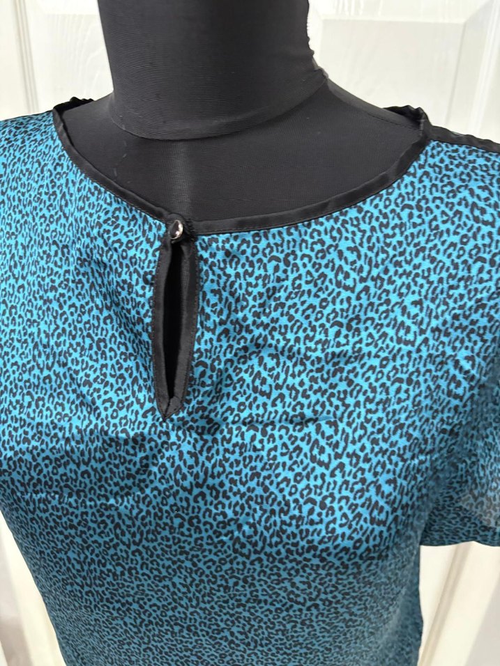 Düğmeli Turkuaz Kadın Bluz - Görsel 3