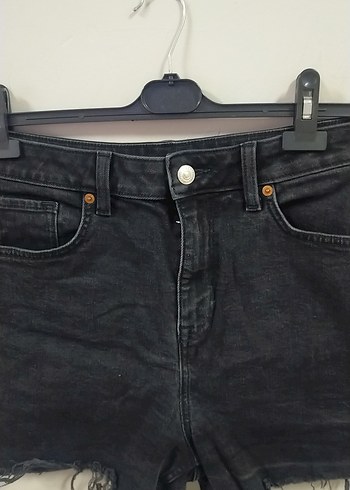 Siyah Düğmeli Bol Kesim Mini Kot Şort 42 bd - Görsel 3