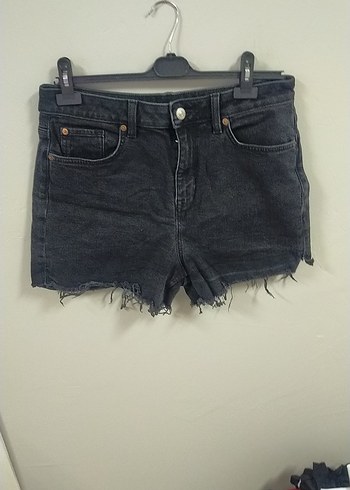 Siyah Düğmeli Bol Kesim Mini Kot Şort 42 bd - Görsel 2