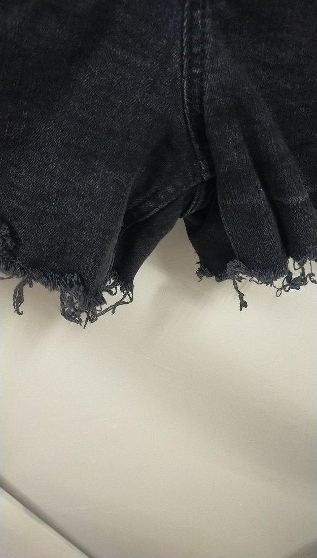 Siyah Düğmeli Bol Kesim Mini Kot Şort 42 bd - Görsel 4