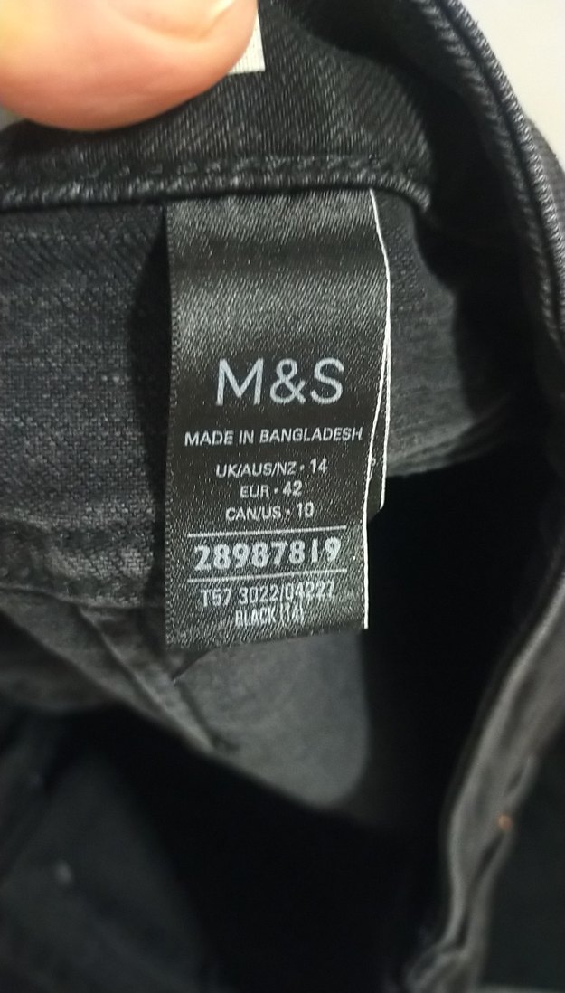 Siyah Düğmeli Bol Kesim Mini Kot Şort 42 bd - Görsel 5