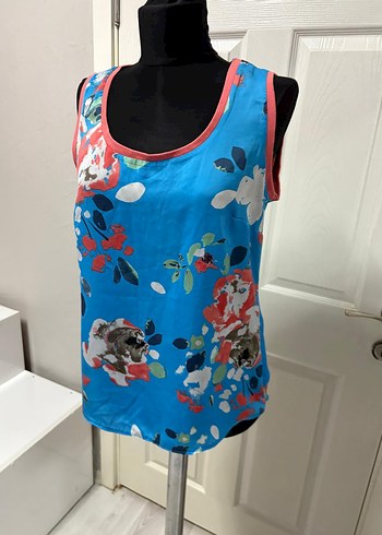 Renkli Baskılı Kolsuz Bluz m bd - Görsel 3