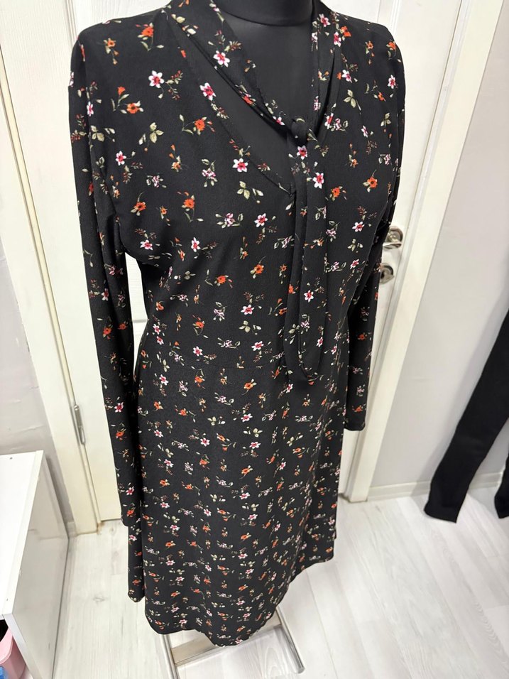 Düğmeli Siyah Desenli Uzun Kollu Elbisexl - Görsel 3