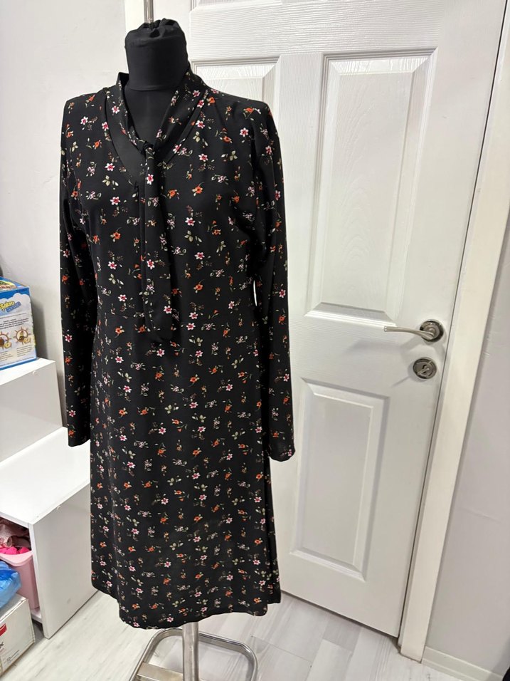 Düğmeli Siyah Desenli Uzun Kollu Elbisexl - Görsel 4