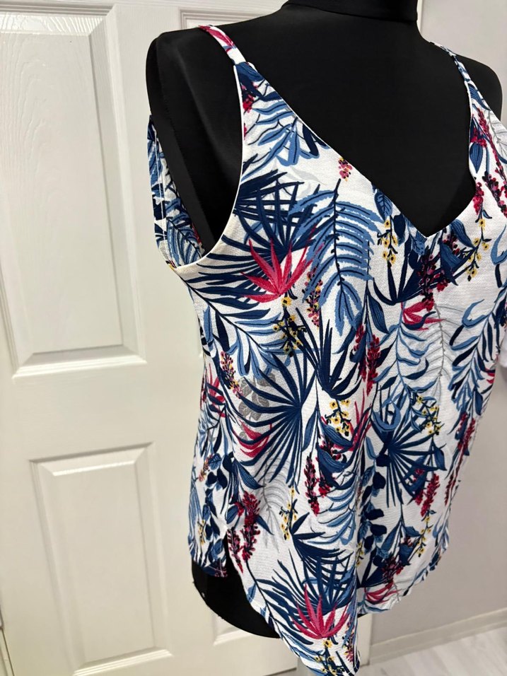 V Yaka Desenli Kolsuz Mini Bluz 36 bd - Görsel 3