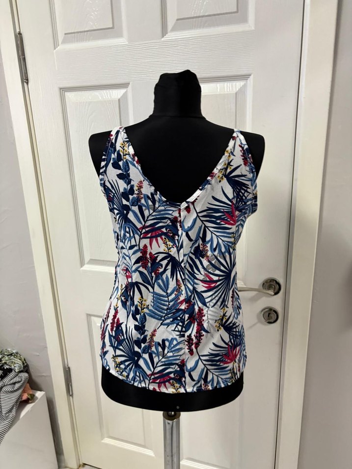 V Yaka Desenli Kolsuz Mini Bluz 36 bd - Görsel 2