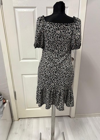 Çiçek Desenli Siyah Mini Elbise ³6 beden - Görsel 2