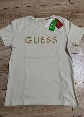 Guess tshirt