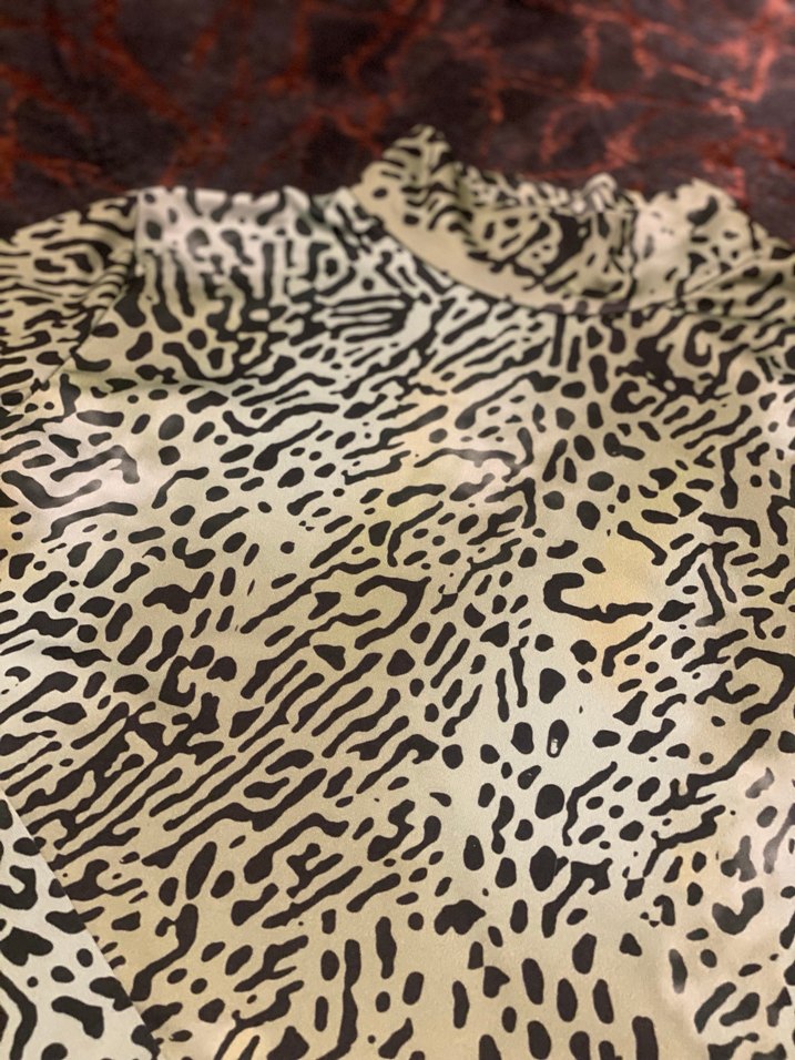 Yılan Desenli Uzun Kollu Bluz - Görsel 3