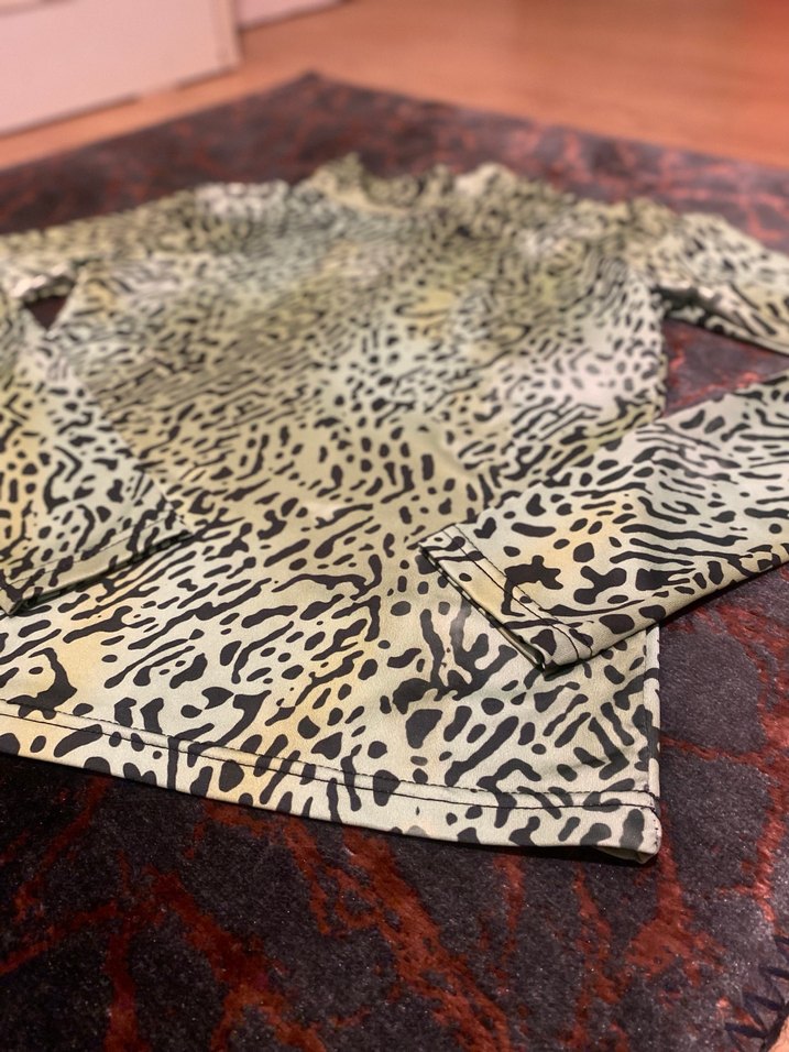 Yılan Desenli Uzun Kollu Bluz - Görsel 2