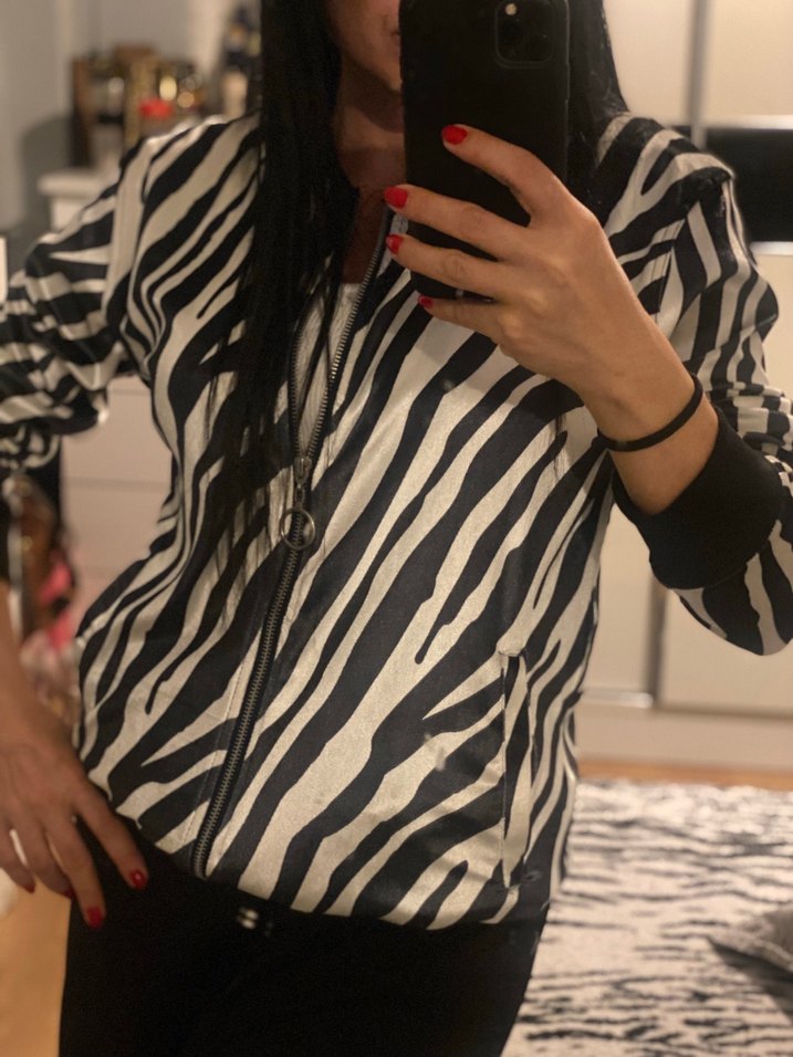 Zebra Desenli Fermuarlı Siyah Kadın Bluz - Görsel 5