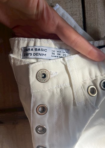 36 Beden beyaz Renk Düğmeli Beyaz Kadın ZARA Pantolon
