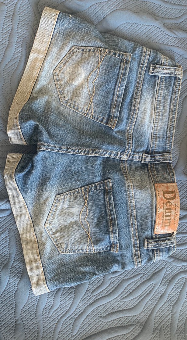Bershka Düğmeli Mavi Mini Kadın Denim Şort - Görsel 2