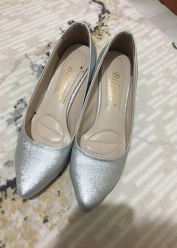 38 Beden Kadın Gri Parlak Stiletto Topuklu Abiye Ayakkabı