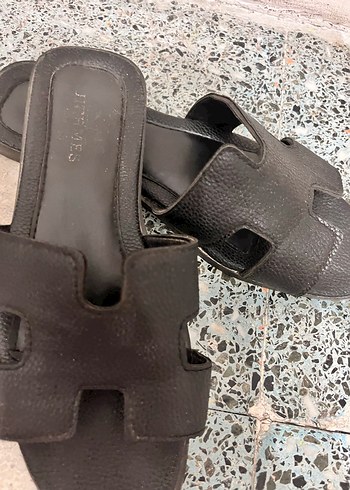 Siyah Deri Kadın Dolgu Topuklu Terlik