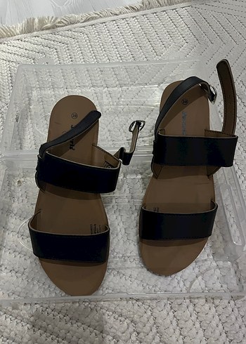39 Beden siyah sandalet düz taban