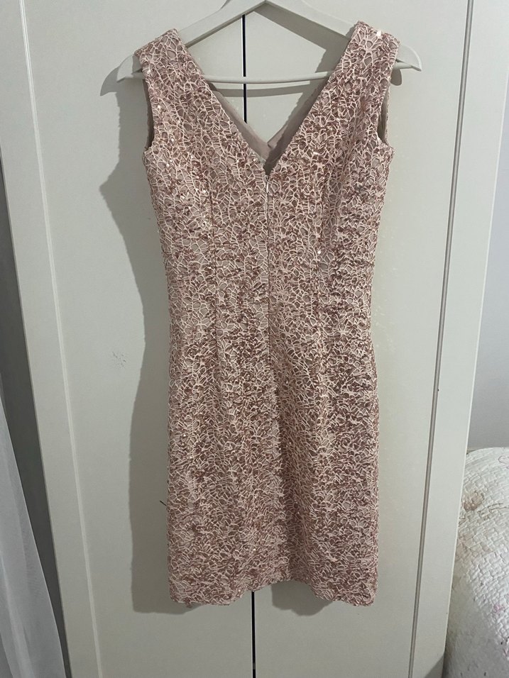 Bej Dantel Detaylı Midi V Yaka Elbise - Görsel 2