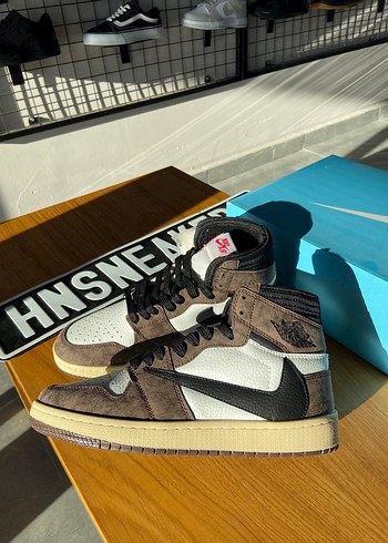 Nike Air Jordan 1 High Travis Mocha