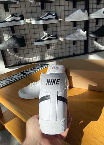 Nike Nike Blazer Mid