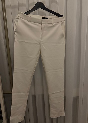 Beyaz Kadın Kumaş Pantolon Midi Boy