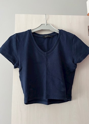 V Yaka Lacivert Crop
