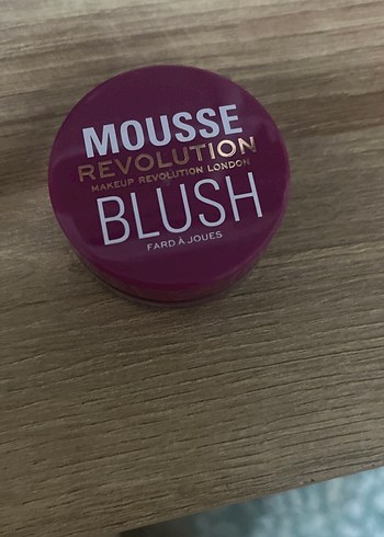 Mousse Revolution Burgundy Allık