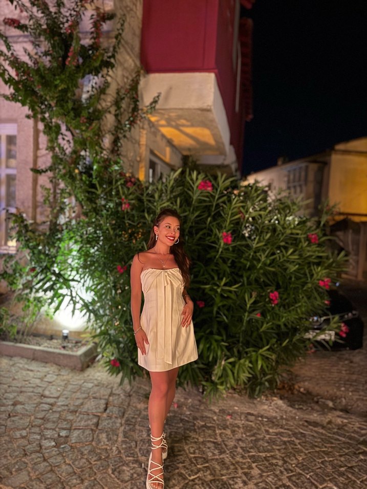 Drapeli Askılı Beyaz Mini Bohem Elbise - Görsel 5