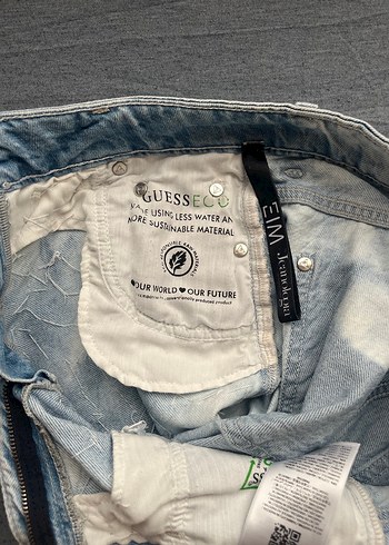 GUESS taşlı şort - Görsel 3