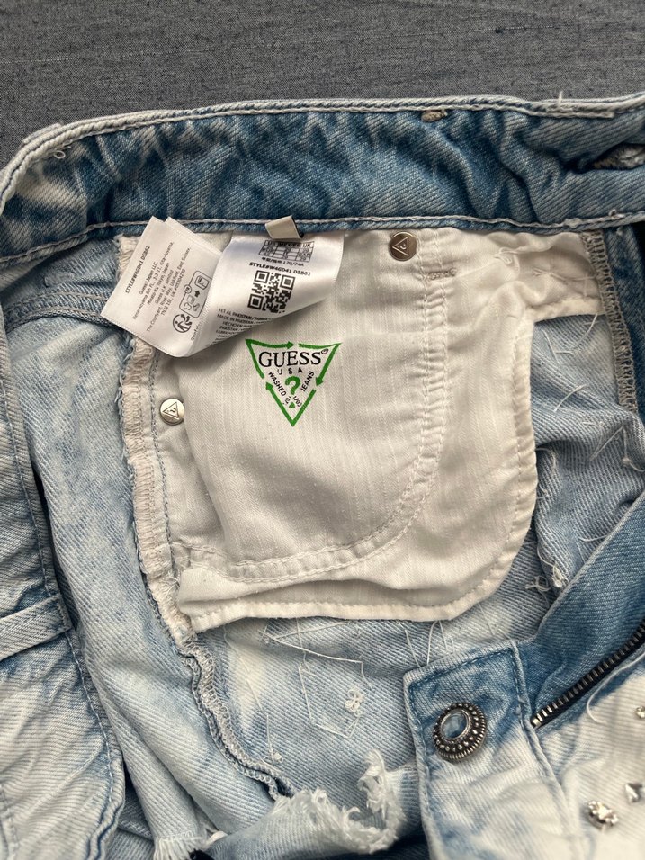 GUESS taşlı şort - Görsel 4