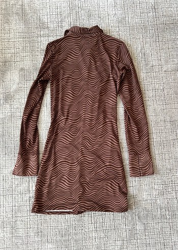 m Beden Uzun Kollu Kahverengi Zebra Desenli Mini Elbise