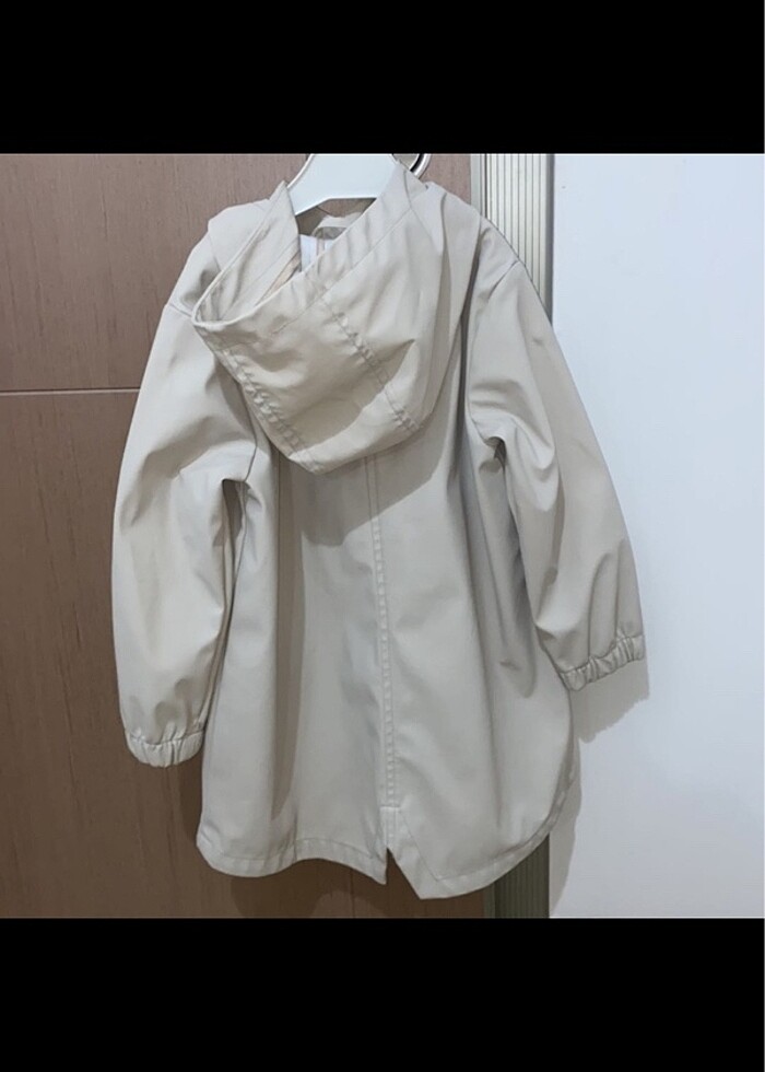 Zara Yağmurluk 6 yaş - Görsel 2