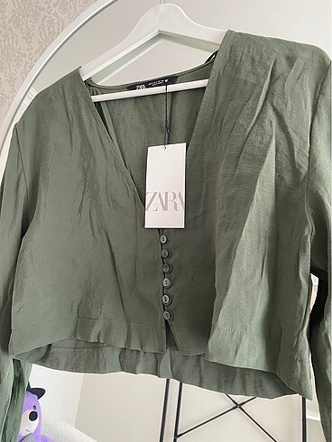 Zara Zara dökümlü crop bluz