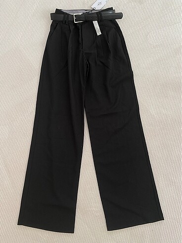 Stradivarius Stradivarius kemerli geniş paça pantolon