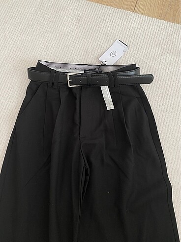 32 Beden Stradivarius kemerli geniş paça pantolon
