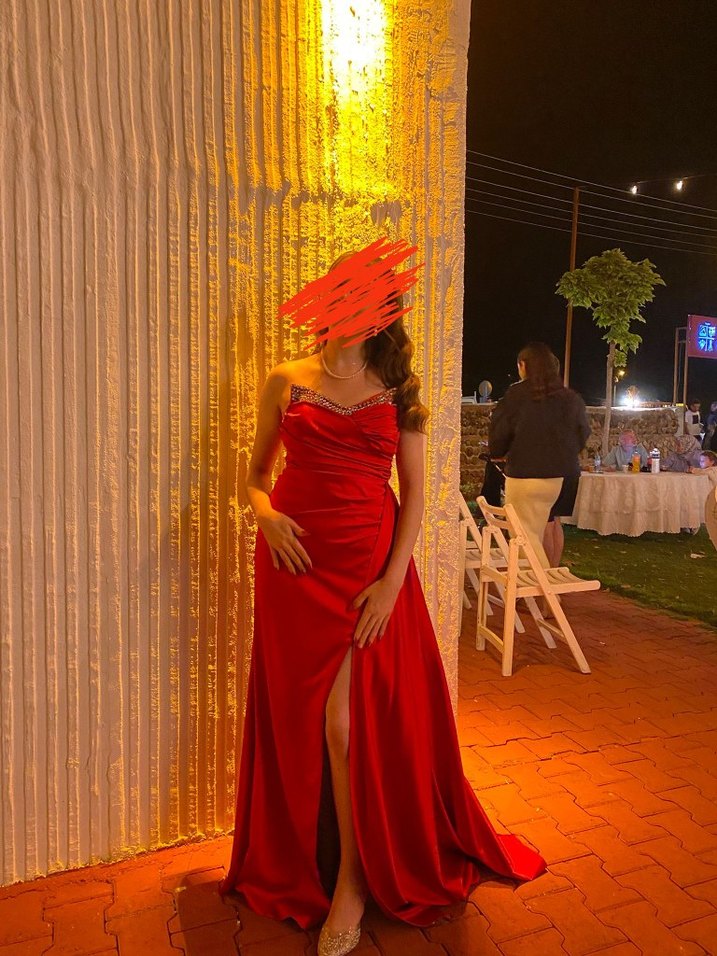 straplez taşlı Kırmızı Uzun yırtmaçlı Abiye Elbise - Görsel 2