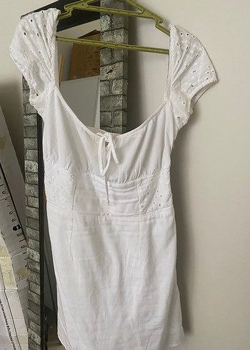Bershka Dantel Detaylı Beyaz elbise