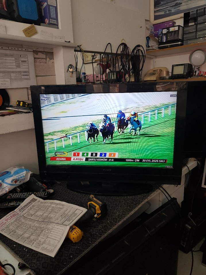 arçelik 82 ekran tv sağlam - Görsel 2