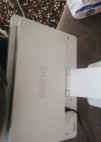 Beyaz Renkli Monitör benq 20 inc hdmi yok - Görsel 3