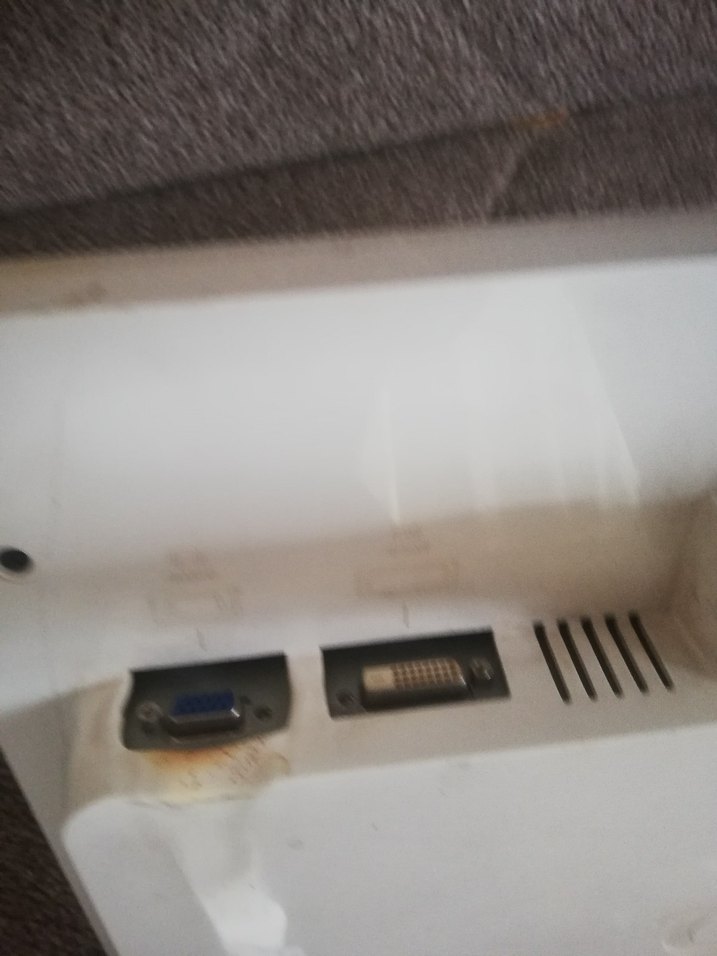 Beyaz Renkli Monitör benq 20 inc hdmi yok - Görsel 4