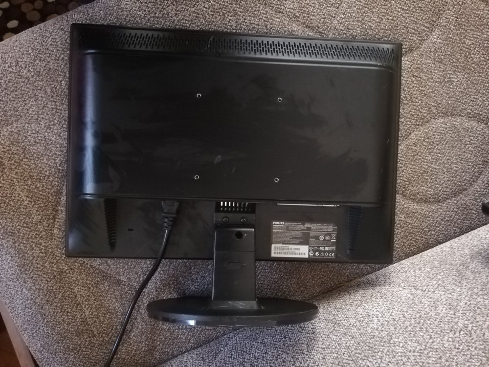 Philips Siyah Monitör 19 inc saglam - Görsel 2