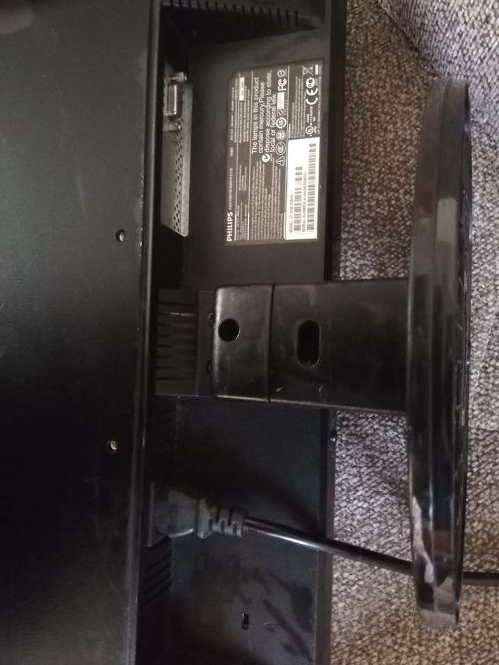 Philips Siyah Monitör 19 inc saglam - Görsel 3