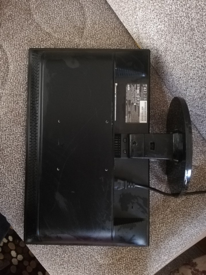 Philips Siyah Monitör 19 inc saglam - Görsel 2