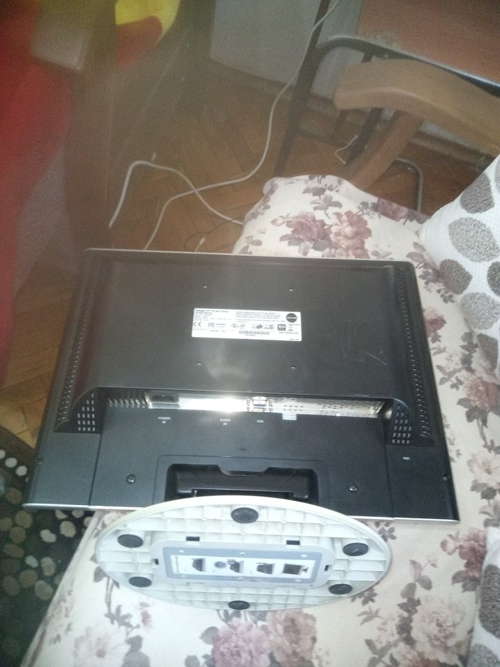 Beyaz Ekranlı Bilgisayar Monitörü hoparlör lu 19 inç sağlam - Görsel 2