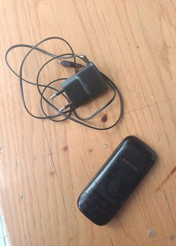 Samsung Siyah Temel Model Cep Telefonu - Görsel 2