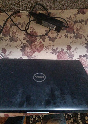 Siyah Dell Laptop sağlam özellikleri fotoğraf ta var - Görsel 3